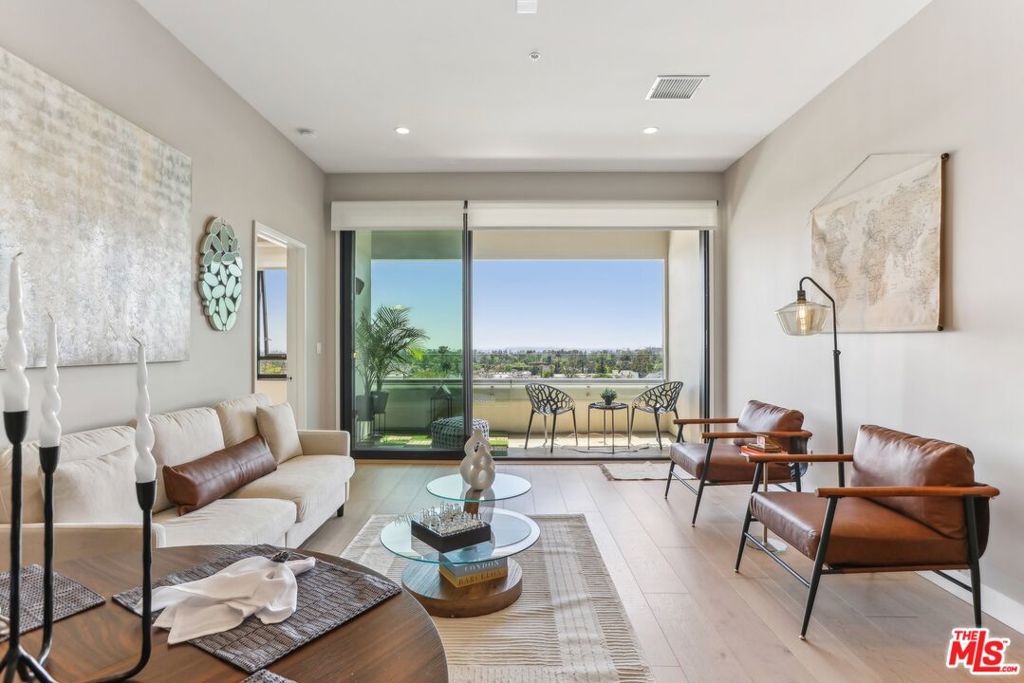 388 Cordova Street 609