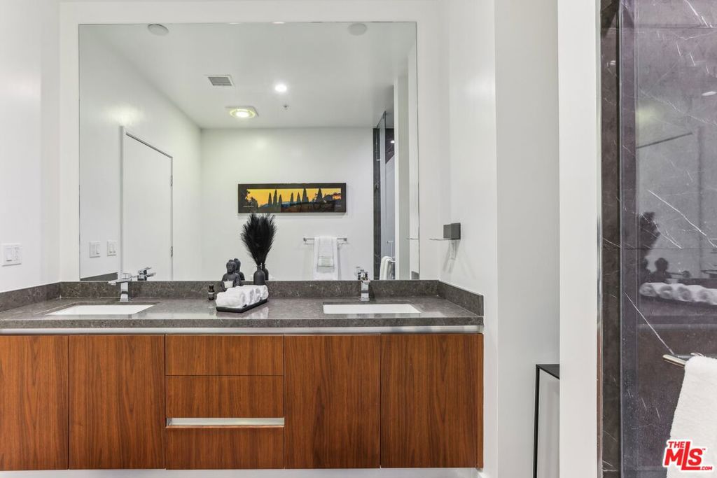 388 Cordova Street 609