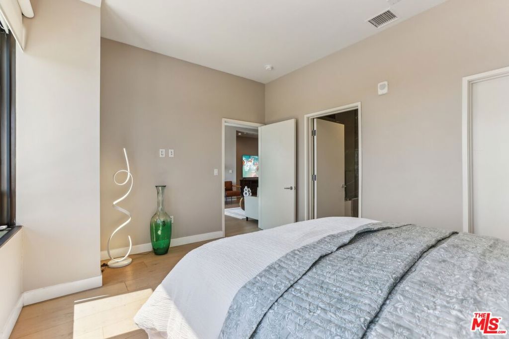 388 Cordova Street 609