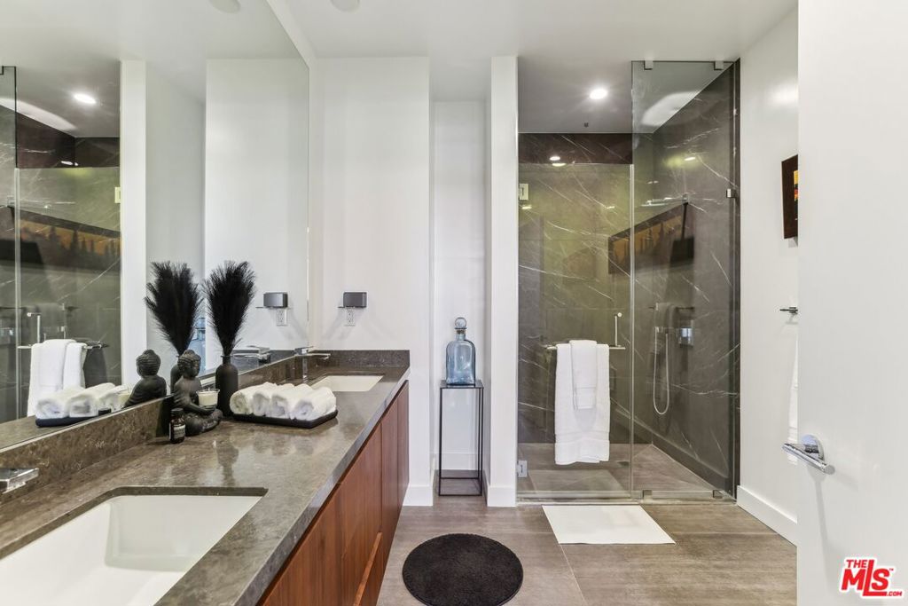 388 Cordova Street 609