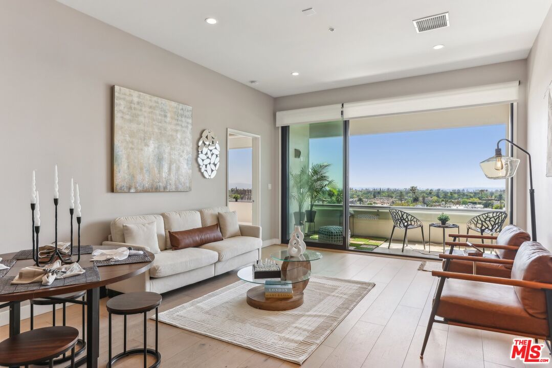 388 Cordova St Unit: 609