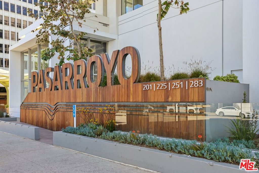 388 Cordova Street 609