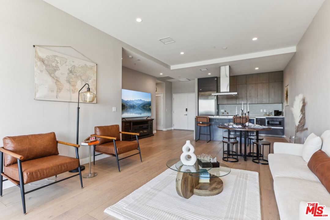 388 Cordova St Unit: 609