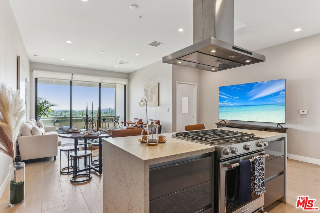 388 Cordova St Unit: 609