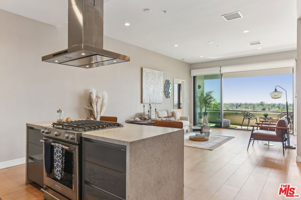 388 Cordova Street 609