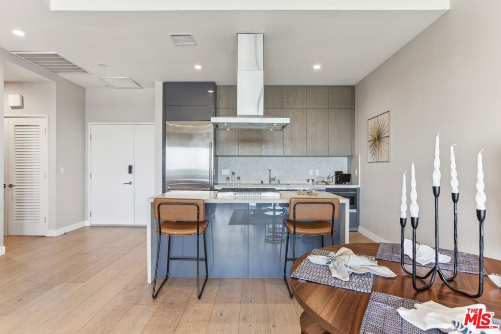 388 Cordova Street 609