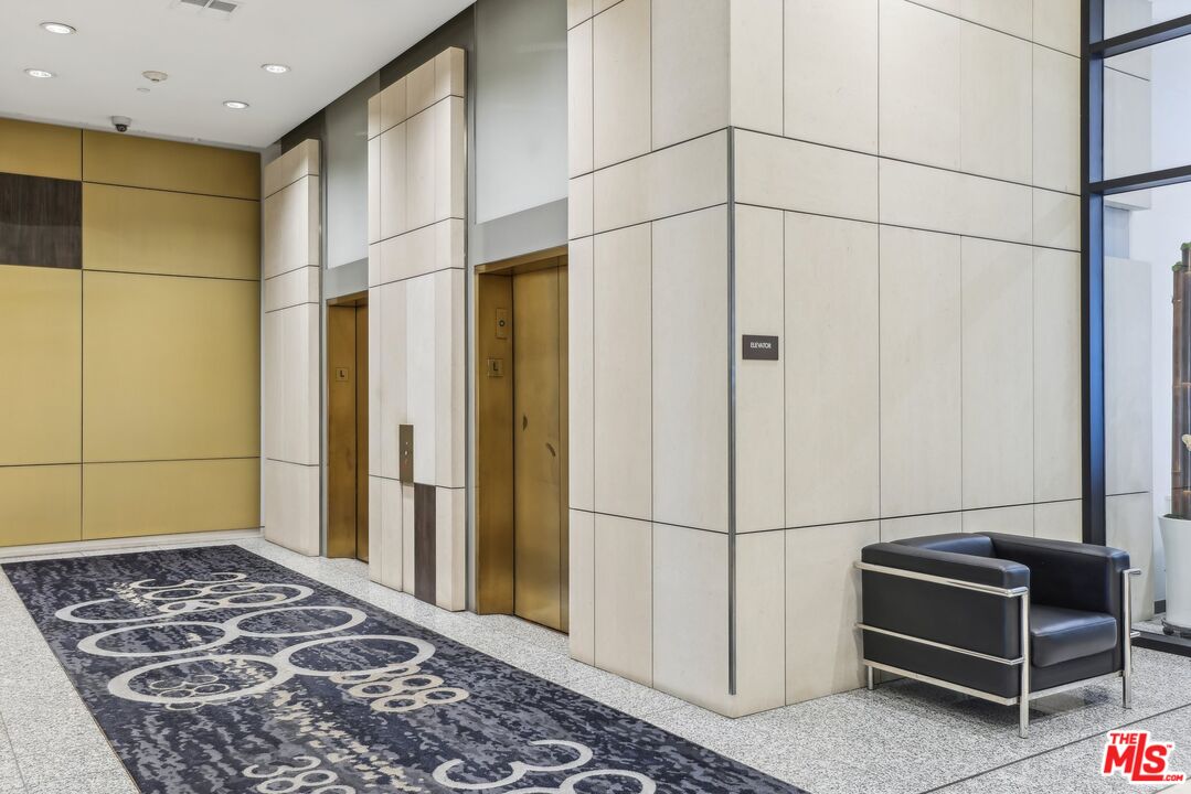 388 Cordova St Unit: 609