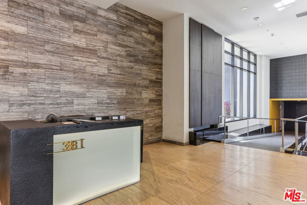 388 Cordova Street 609