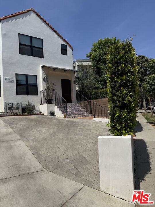 8587 1/2 Rugby Drive