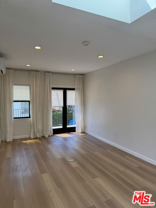 8587 1/2 Rugby Drive