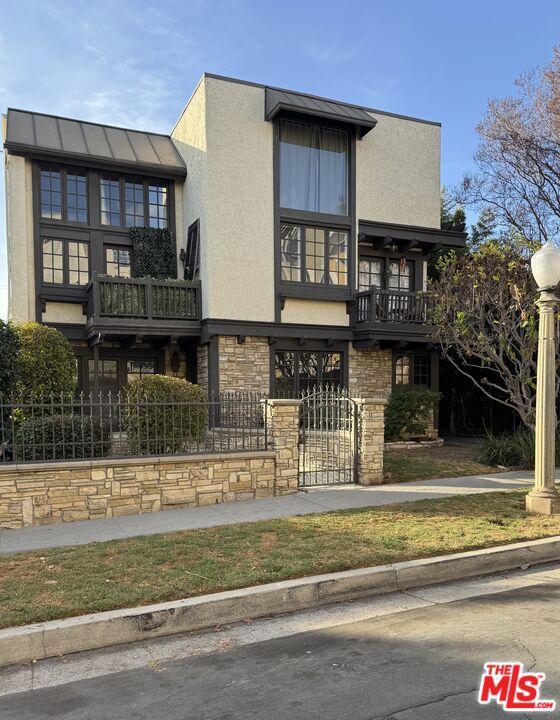 4161 Fair Avenue 1