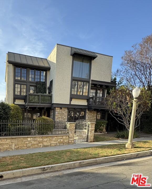 4161 Fair Avenue 1