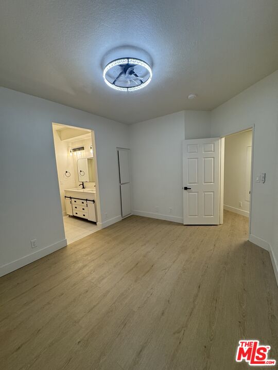 5620 Yolanda Ave Unit: 111
