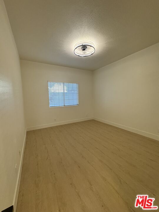 5620 Yolanda Ave Unit: 111