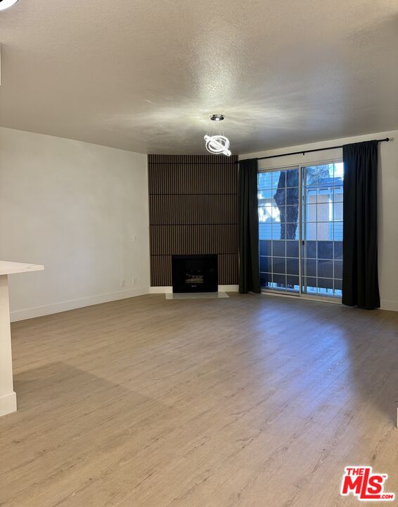 5620 Yolanda Ave Unit: 111
