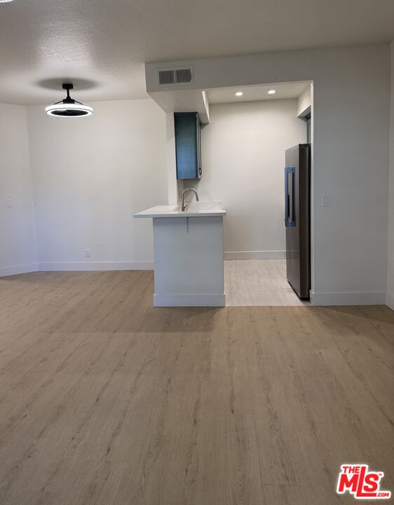 5620 Yolanda Ave Unit: 111