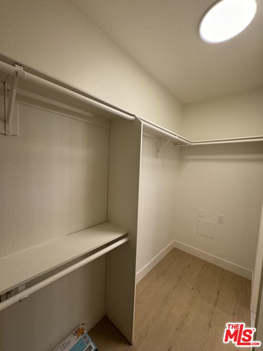 5620 Yolanda Ave Unit: 111