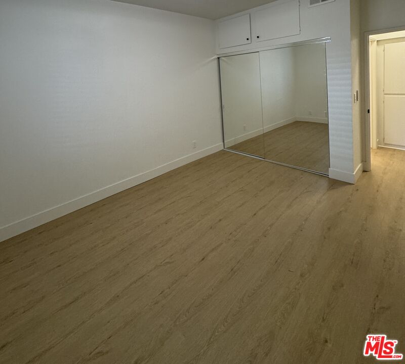 5620 Yolanda Ave Unit: 111