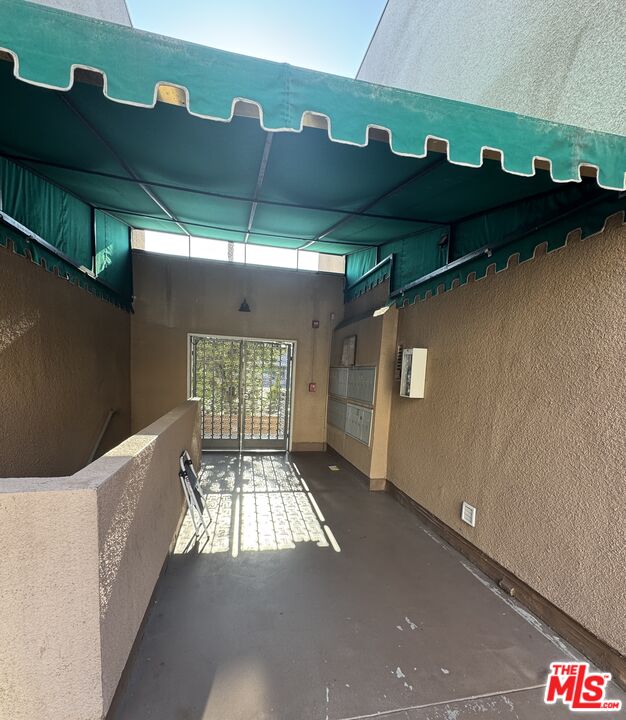 5620 Yolanda Ave Unit: 111