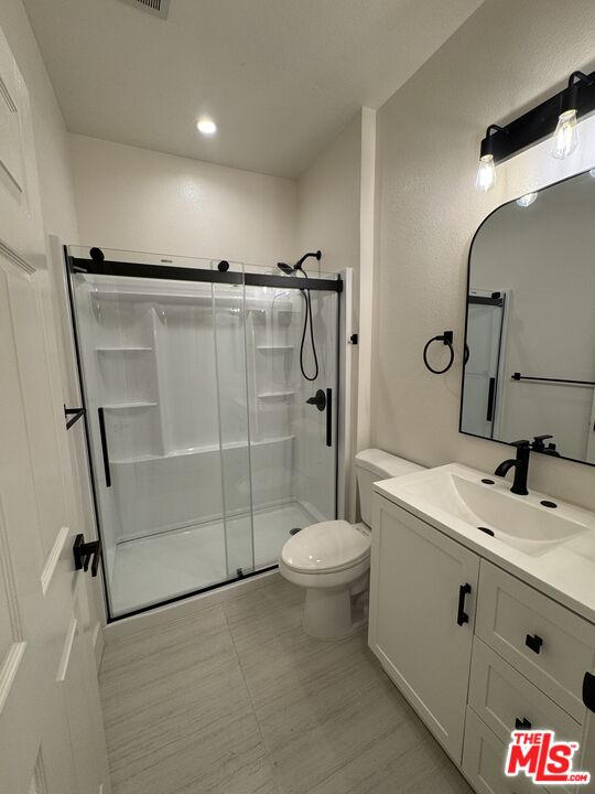 5620 Yolanda Ave Unit: 111