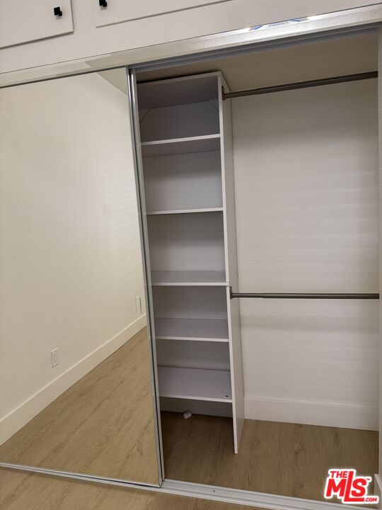 5620 Yolanda Ave Unit: 111