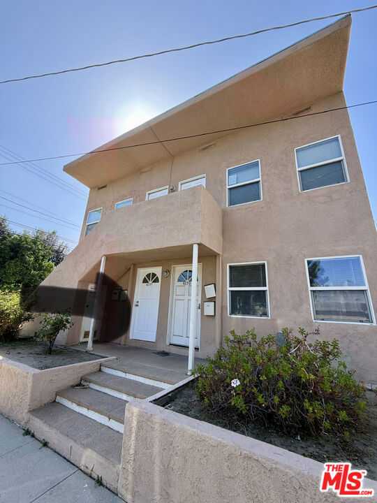 4277 Colbath Avenue