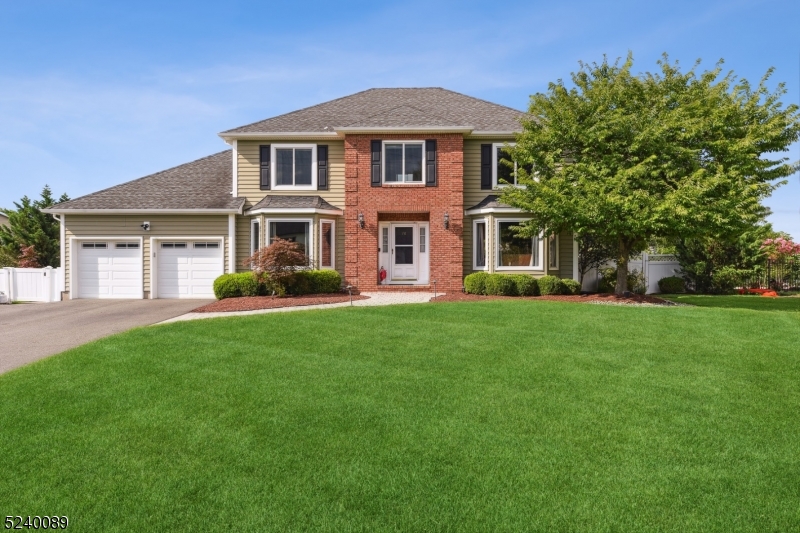 16 Heritage Dr