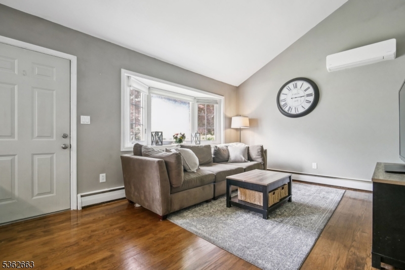 22 Corwin St