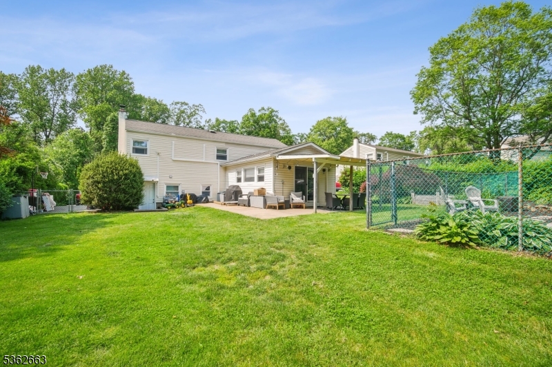 22 Corwin St