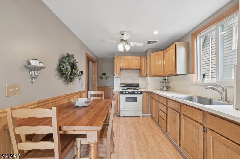 350 Walnut St