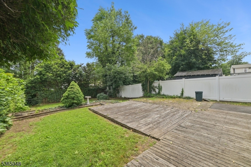 350 Walnut St