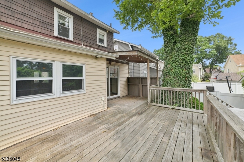 350 Walnut St