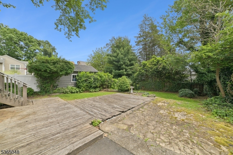 350 Walnut St