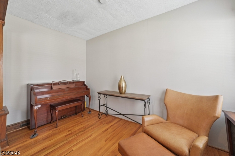 350 Walnut St