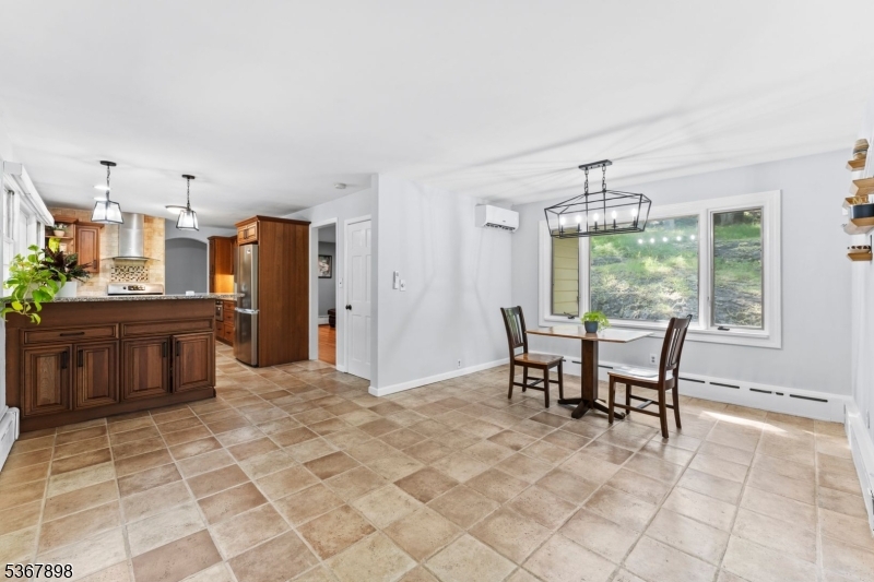 1295 Colonial Way