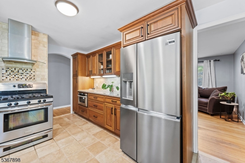 1295 Colonial Way