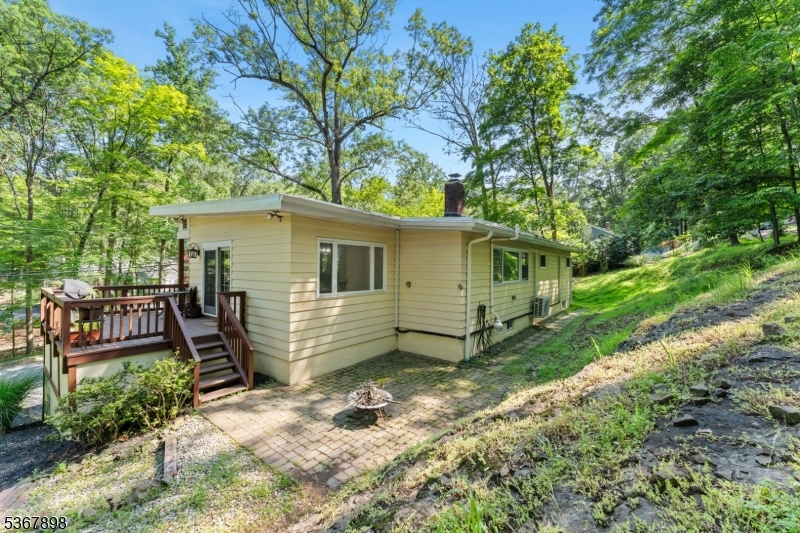 1295 Colonial Way