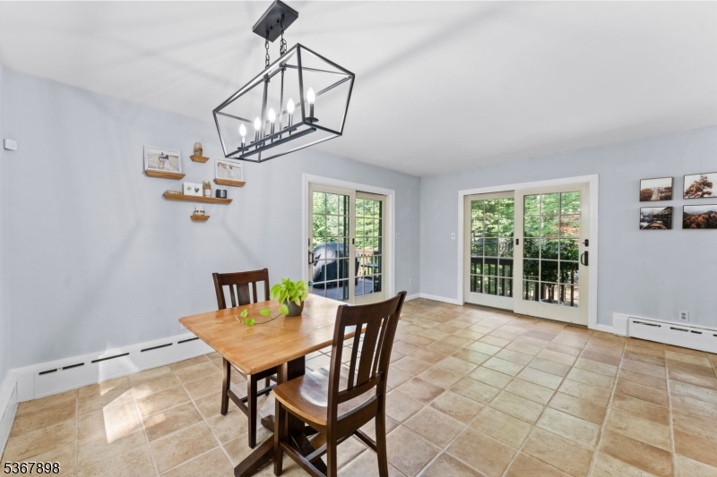 1295 Colonial Way
