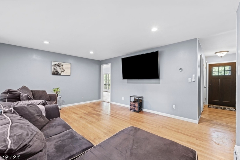 1295 Colonial Way