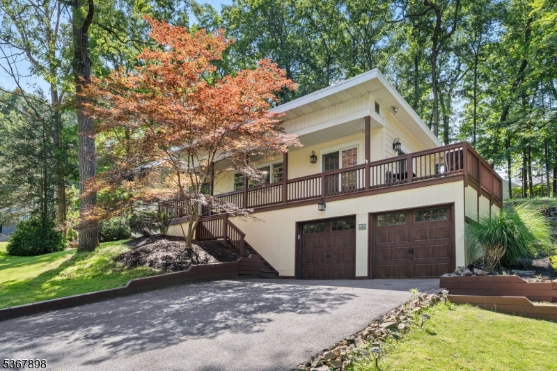 1295 Colonial Way