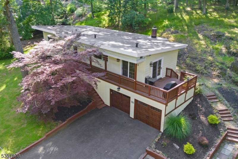 1295 Colonial Way