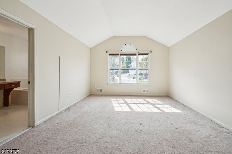 36 Winding Hill Dr
