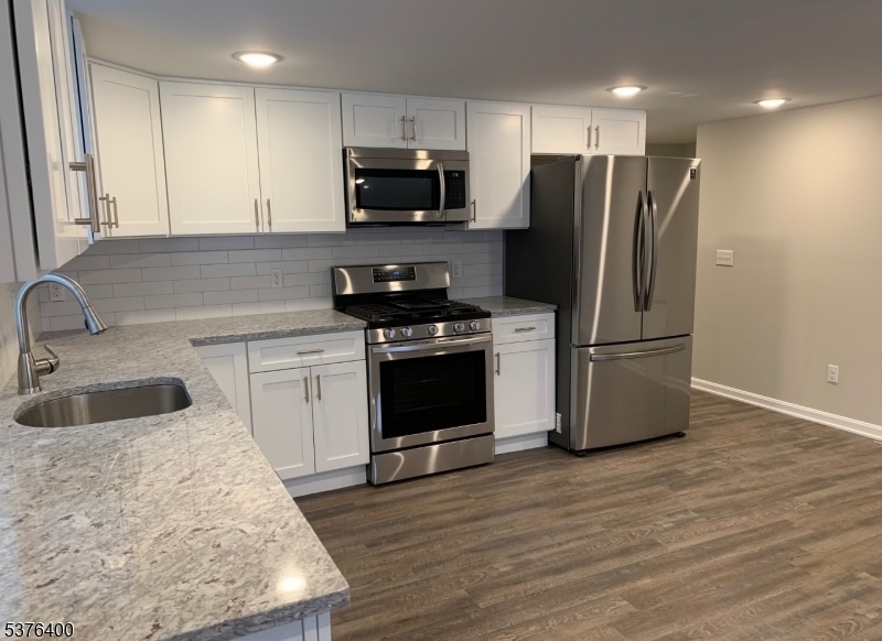 592 Main St 1