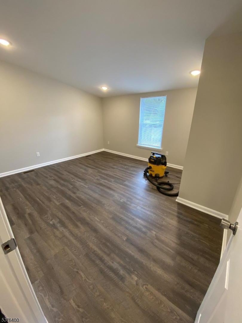 592 Main St 1