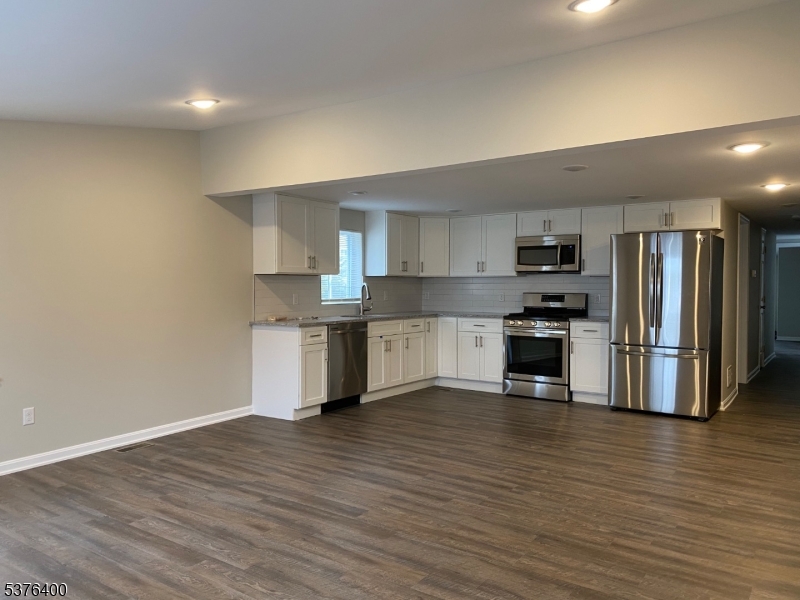 592 Main St 1
