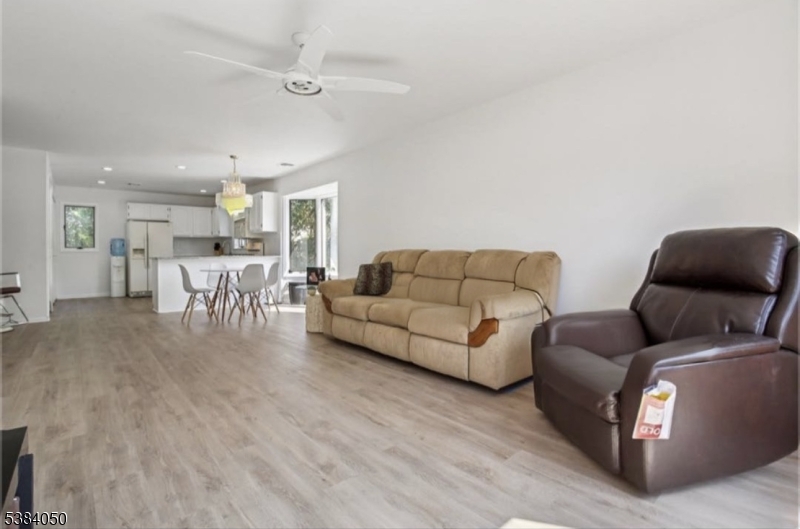 136 Changebridge Rd B8