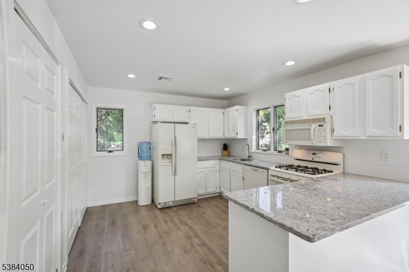 136 Changebridge Rd B8