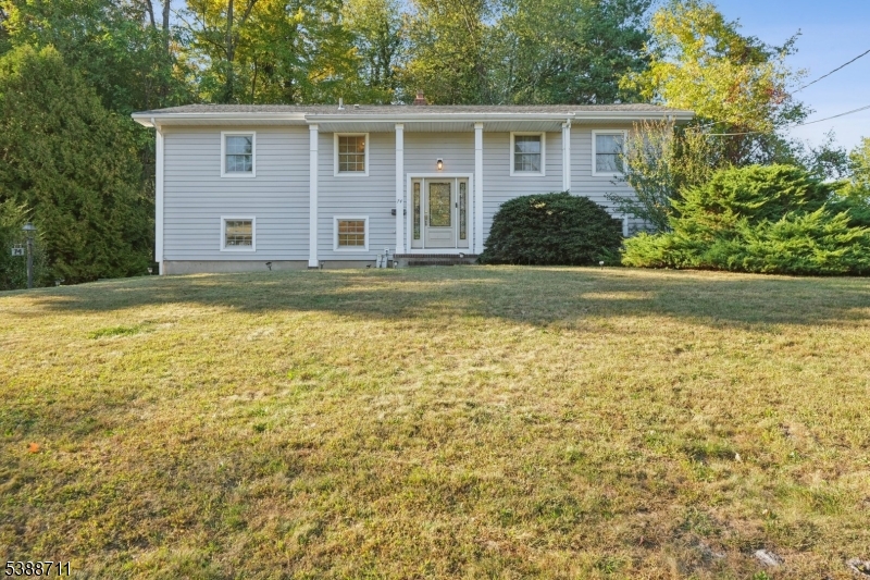 74 Fairway Dr