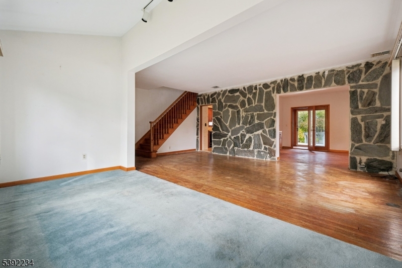 73 Hoover Ave