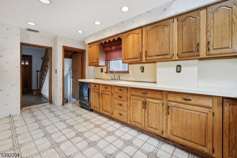 73 Hoover Ave